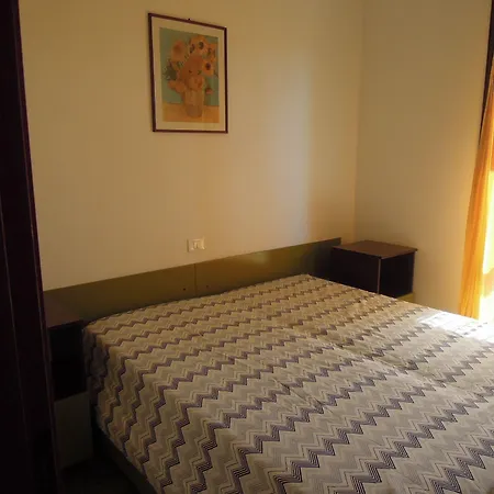 With Garden In Excellent Location - Beahost Bibione